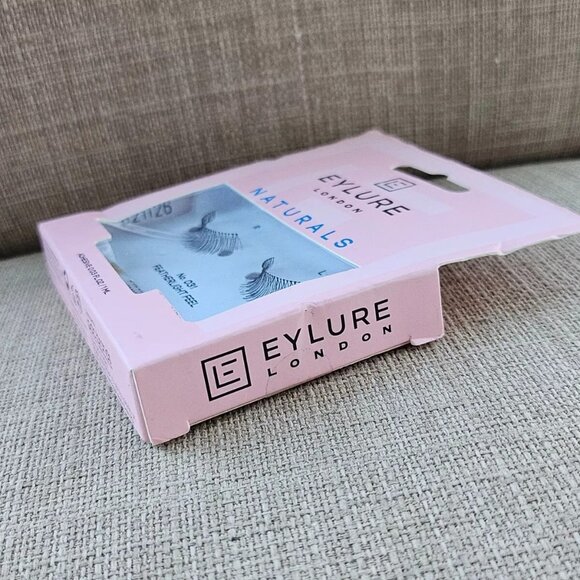 Eylure London Eye Lashes Feather Light Weight Natural Glue Included - Picture 5 of 11